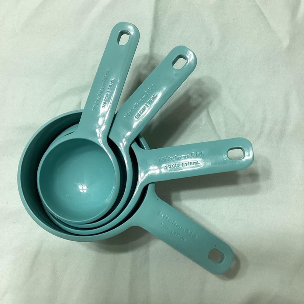 Kitchen Aid Set of 4 Aqua Blue Measuring Cups